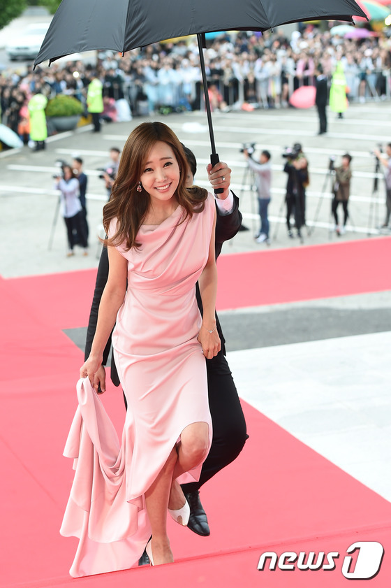 sao Hàn,Oscar Hàn Quốc,thảm đỏ Oscar Hàn Quốc,Korea Drama Awards 2016,sự kiện thảm đỏ showbiz Hàn