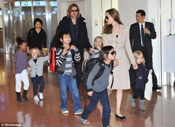 Brad Pitt, Brad Pitt bạo hành con, Angelina Jolie, Angelina Jolie và Brad Pitt,  Angelina Jolie ly hôn chồng, Brad Pitt và Angelina Jolie ly hôn