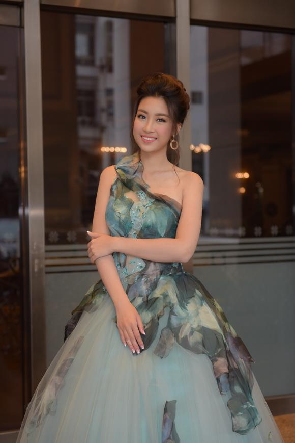 Hoa hậu mỹ linh,hoa hậu việt nam 2016,Mỹ Linh hóa thân thành Cinderella