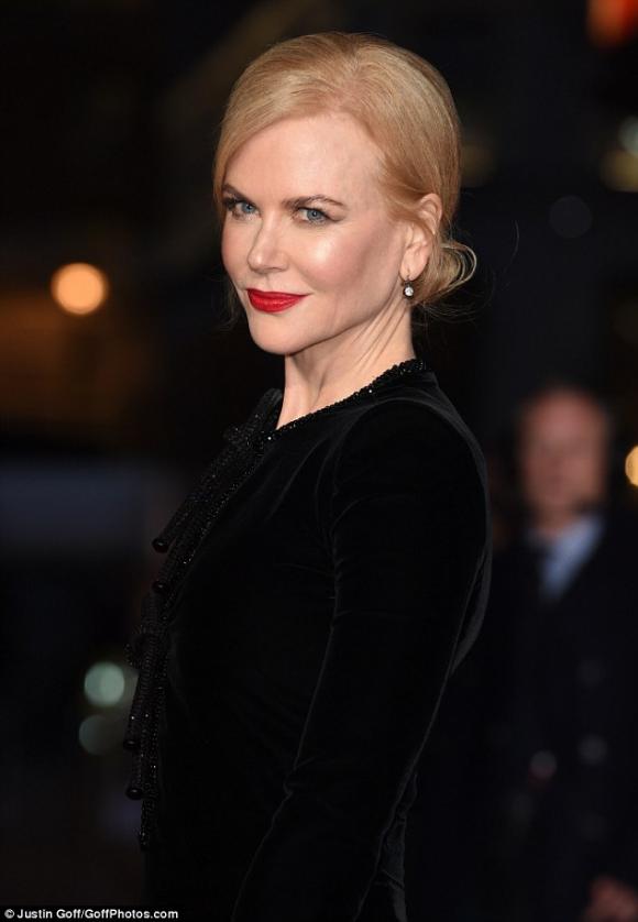 sao Hollywood,Thiên nga Úc, Nicole Kidman,Nicole Kidman diện váy xẻ