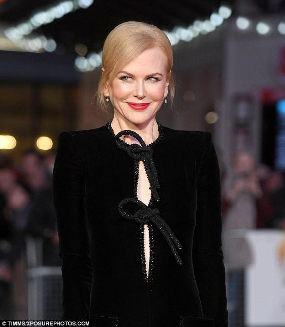sao Hollywood,Thiên nga Úc, Nicole Kidman,Nicole Kidman diện váy xẻ