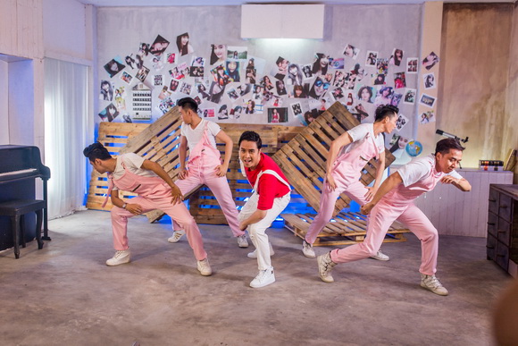 nhat-tinh-anh-1410-17-ngoisao 3 Nhật Tinh Anh, Single Be your love, Sao Việt