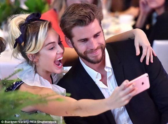 sao Hollywood,Miley Cyrus,Liam Hemsworth,Miley Cyrus tái hợp với bạn trai