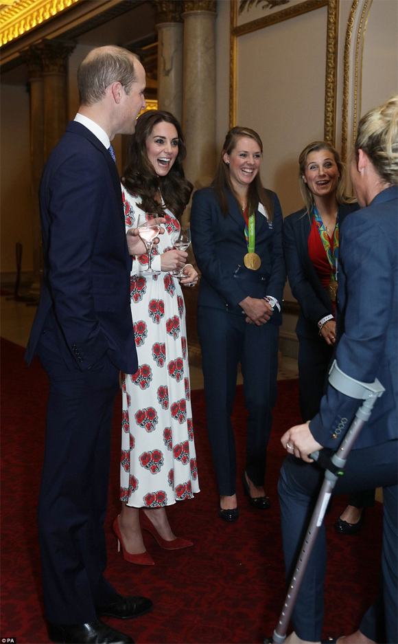 công nương Anh, công nương Anh váy hàng hiệu, Kate Middleton