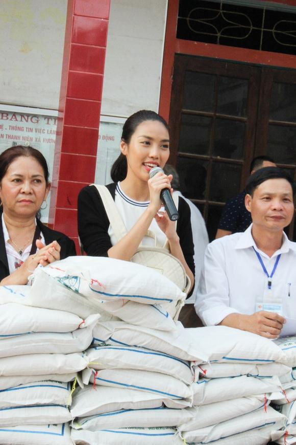 Siêu mẫu lan khuê,lan khuê đi từ thiện,team lan khuê