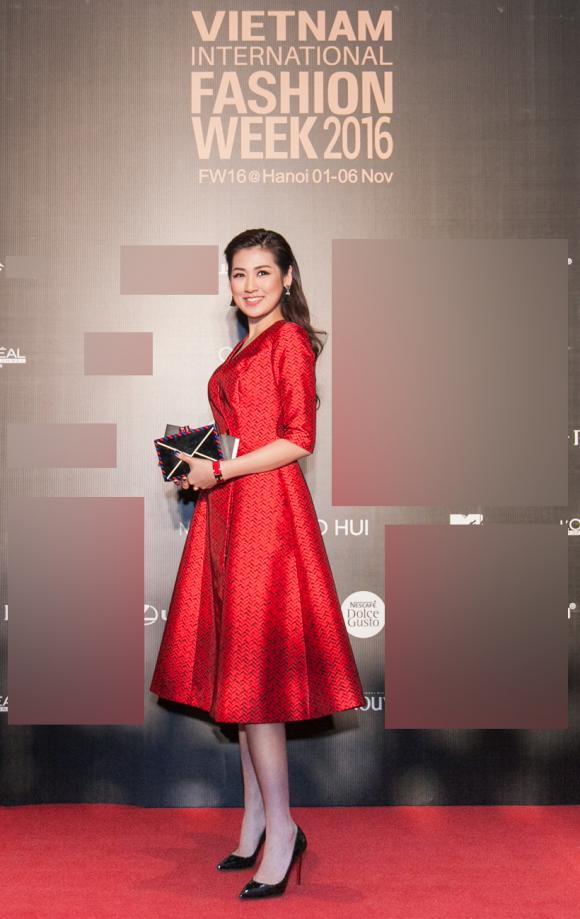 Đỗ Mỹ Linh, thảm đỏ tuần lễ thời trang, tuần lễ thời trang 2016