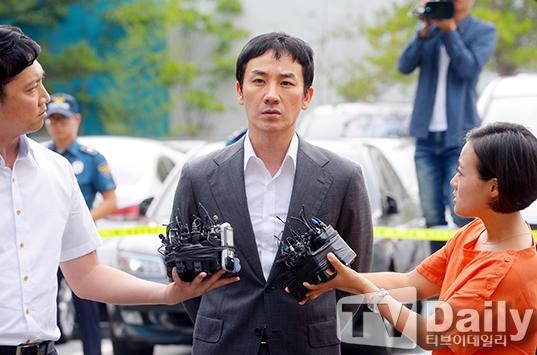 sao Hàn,sao nam Nữ hoàng Seon Deok,Uhm Tae Woong,Uhm Tae Woong gạ gẫm mại dâm