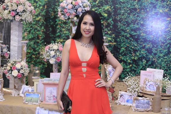 Simon Tứ, diễn viên Khánh Hiền, Đám cưới Khánh Hiền