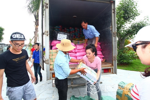 Á hậu Quỳnh Mai, Á hậu Quỳnh Mai đi từ thiện, Minh Chánh Entertainment