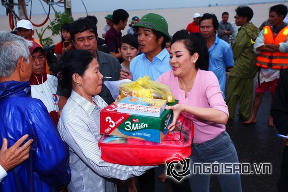 Á hậu Quỳnh Mai, Á hậu Quỳnh Mai đi từ thiện, Minh Chánh Entertainment