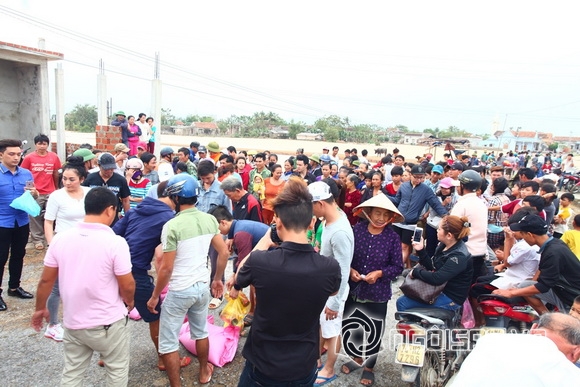 Á hậu Quỳnh Mai, Á hậu Quỳnh Mai đi từ thiện, Minh Chánh Entertainment