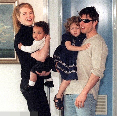 Nicole Kidman, Nicole Kidman tìm mẹ đẻ cho các con nuôi, Nicole Kidman và Tom Cruise nhận con nuôi