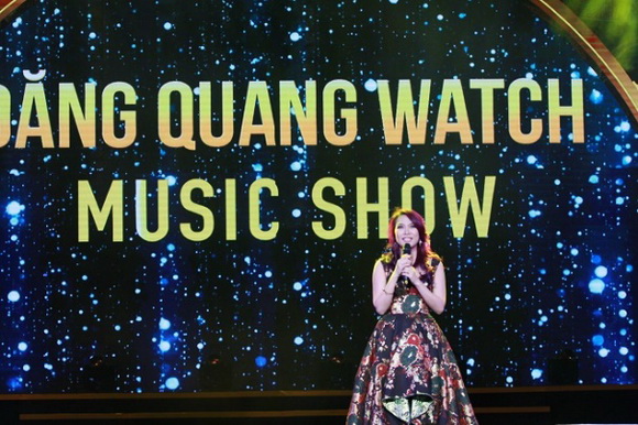 dang-quang-watch-1411-10-ngoisao.vn-w580-h386 0 MC Phan Anh, Đăng quang watch, Đồng hồ Đăng Quang
