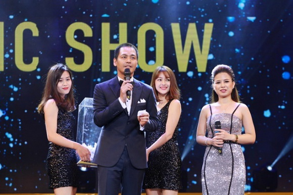 dang-quang-watch-1411-2-ngoisao.vn-w580-h386 8 MC Phan Anh, Đăng quang watch, Đồng hồ Đăng Quang