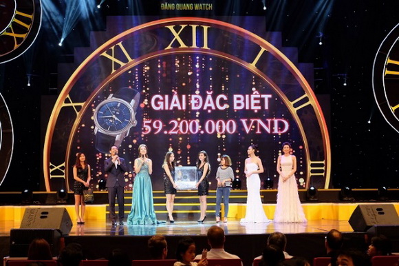 dang-quang-watch-1411-3-ngoisao.vn-w580-h386 7 MC Phan Anh, Đăng quang watch, Đồng hồ Đăng Quang