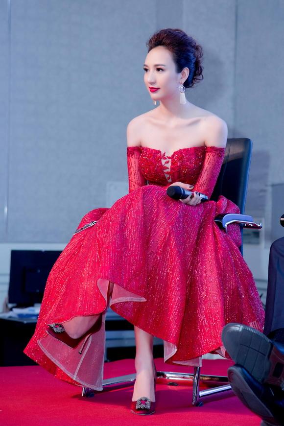 Hoa hậu ngọc diễm,hoa hậu du lịch ngọc diễm,ngọc diễm đỏ rực