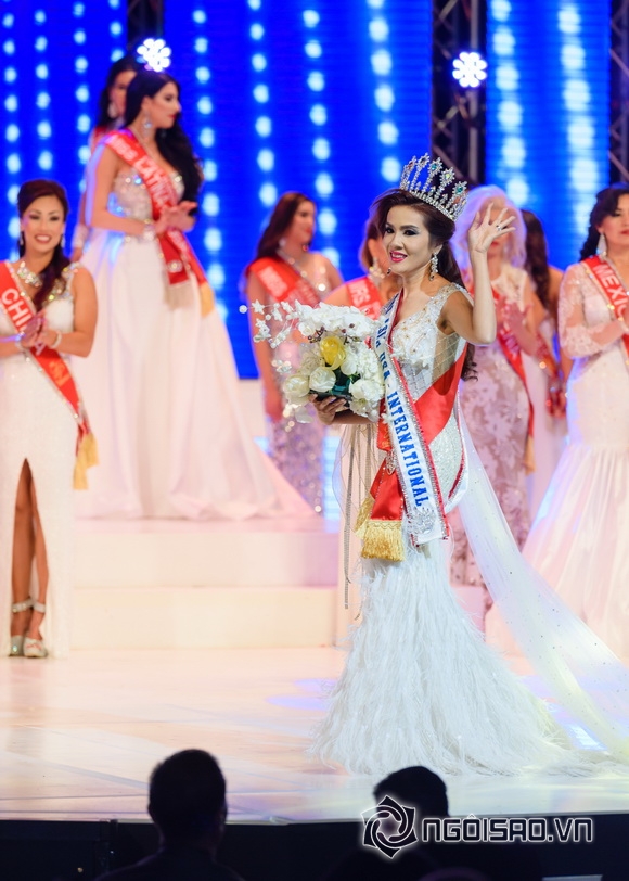 britney-chau-nguyen-2111-4-ngoisao.vn-w580-h812 13 Britney Châu Nguyễn, Mrs Asia USA International 2016, Hoa hậu Britney Châu Nguyễn