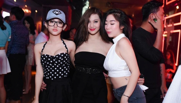 hot girl, thúy vi, hot girl thúy vi, hot girl cà mau, thúy vi phẫu thuật thẩm mỹ