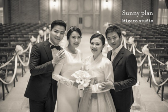 mỹ nam Hậu duệ mặt trời, Cho Tae Kwan, sao Hậu duệ mặt trời, lễ cưới Cho Tae Kwan, sao Hàn