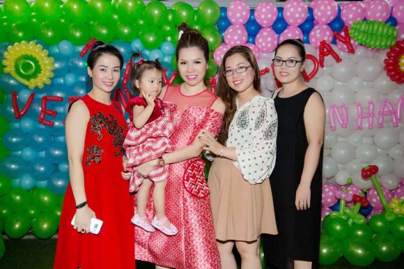 Bùi Thị Hà, Hoa hậu Bùi Thị Hà, Con gái hoa hậu Bùi Thị Hà, Sao việt