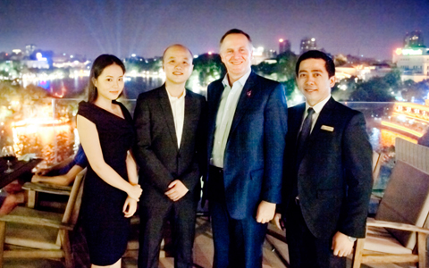 Hoàng tử Anh, William, nhà hàng, Cầu Gỗ Vietnamese Cuisine Restaurants