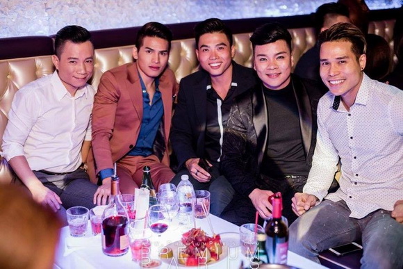 tan-hy-khanh-2511-11-ngoisao.vn-w580-h387 4 Tân Hy Khánh, nhạc sĩ Mạnh Quân, Sao Việt