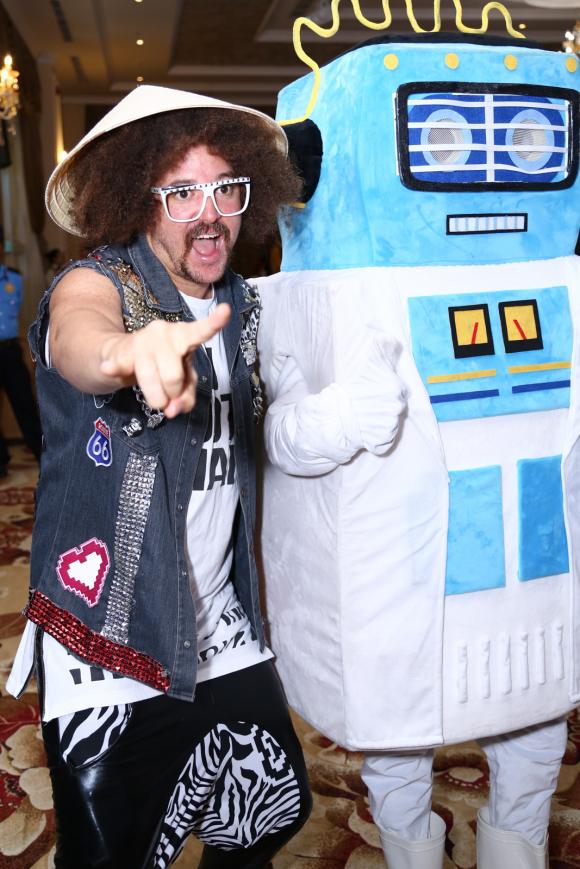 'Ông hoàng nhạc rock' Redfoo, Redfoo, sao ngoại, sao đến việt nam