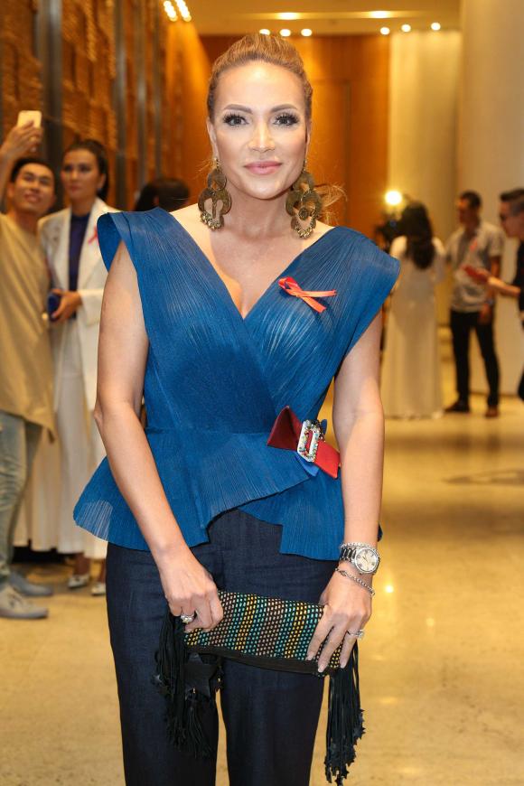 Ngọc Thanh Tâm, Văn Mai Hương,  Dải băng đỏ 2016