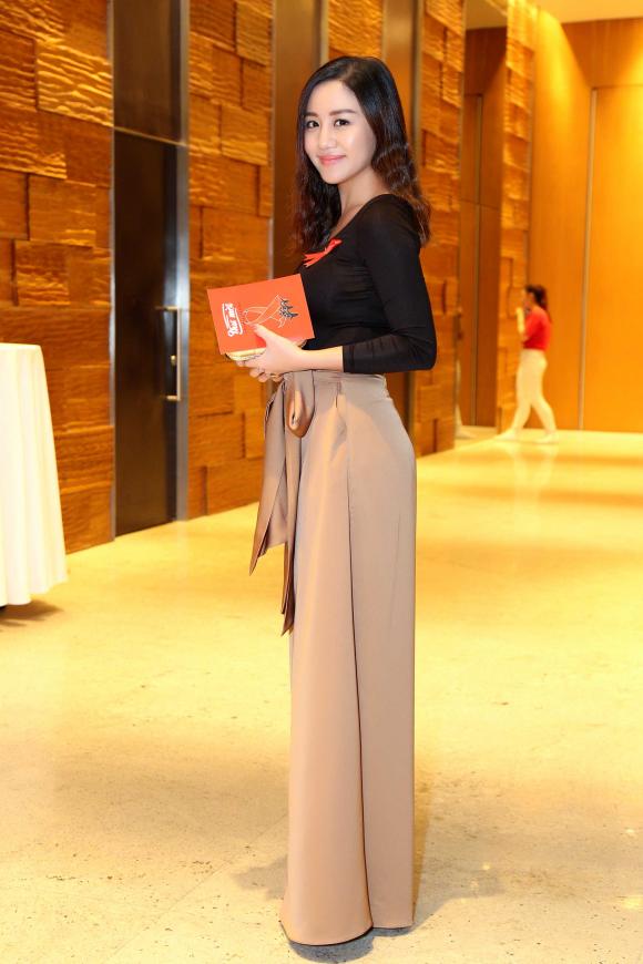 Ngọc Thanh Tâm, Văn Mai Hương,  Dải băng đỏ 2016