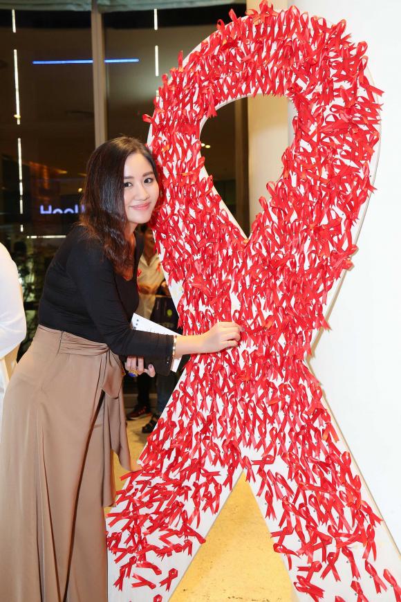Ngọc Thanh Tâm, Văn Mai Hương,  Dải băng đỏ 2016