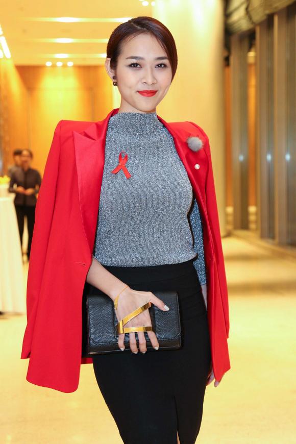 Ngọc Thanh Tâm, Văn Mai Hương,  Dải băng đỏ 2016