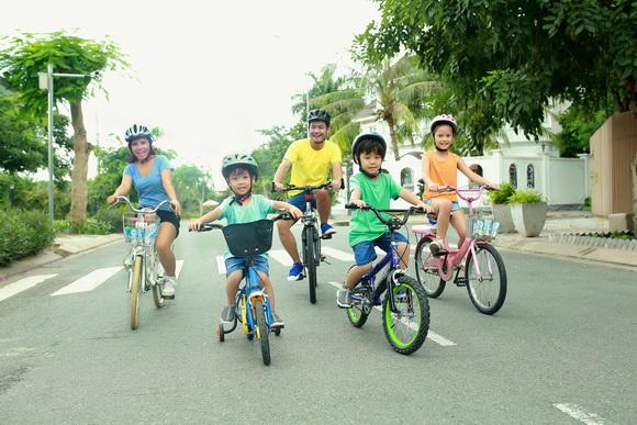 sao-viet-va-cac-con-212-2-ngoisao.vn-w580-h387 7 Minh Khang – Thúy Hạnh, Lý Hải - Minh Hà, Phan Anh, Sao Việt