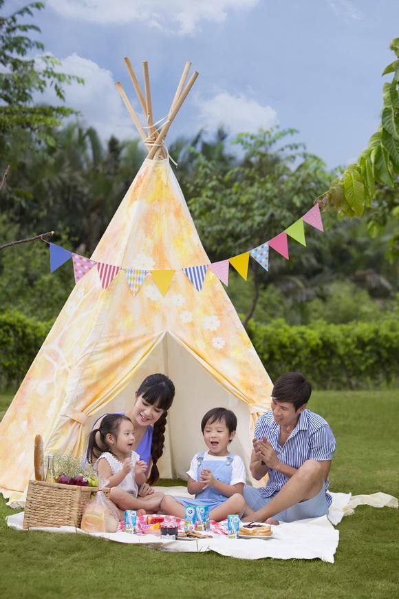 sao-viet-va-cac-con-212-6-ngoisao.vn-w580-h870 3 Minh Khang – Thúy Hạnh, Lý Hải - Minh Hà, Phan Anh, Sao Việt