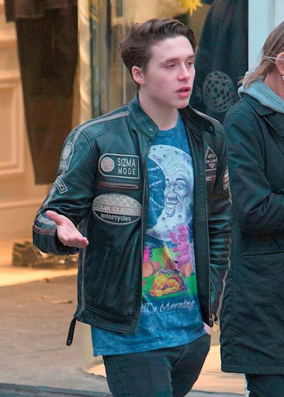Cậu cả nhà Becks, Brooklyn Beckham, Brooklyn Beckham nhận vé phạt đỗ xe, Brooklyn Beckham đỗ xe sai nơi quy định