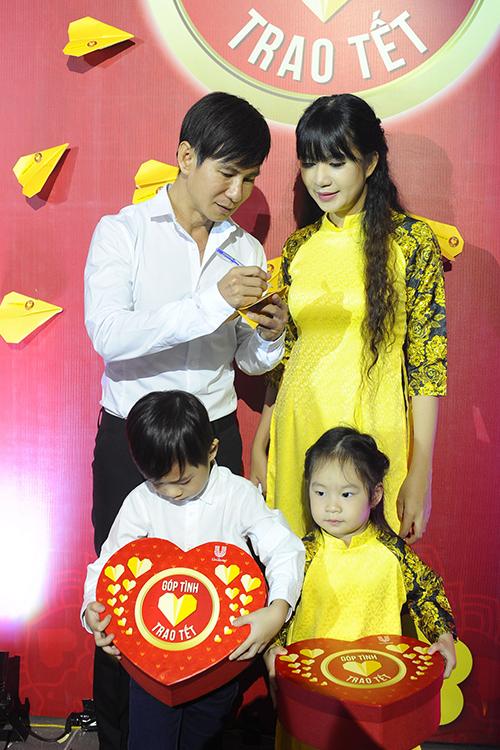 sao việt, lý hải, vợ chồng lý hải, lý hải minh hải, vợ chồng lý hải dạy con gói bánh 