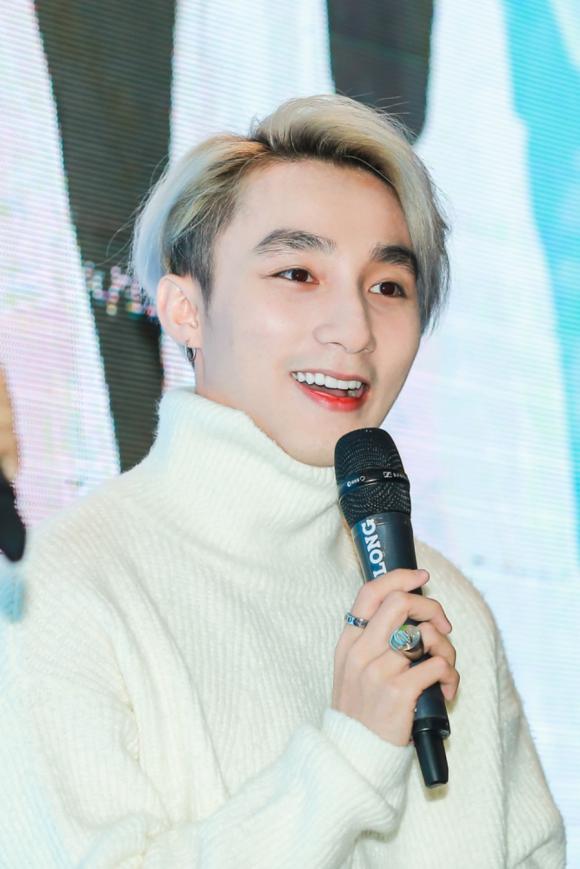 Sơn Tùng M-TP, Sơn Tùng M-TP xăm hình, ca sĩ Sơn Tùng M-TP, sao Việt