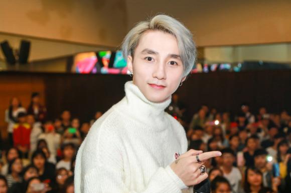 Sơn Tùng M-TP, Sơn Tùng M-TP xăm hình, ca sĩ Sơn Tùng M-TP, sao Việt