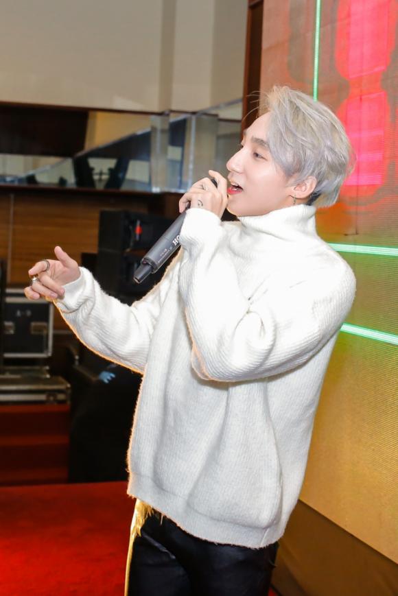 Sơn Tùng M-TP, Sơn Tùng M-TP xăm hình, ca sĩ Sơn Tùng M-TP, sao Việt
