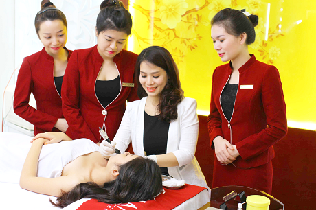 tham-my-vien-y-lan-3012-2-ngoisao.vn-w460-h306 0 phun thêu thẩm mỹ, Thẩm mỹ viện Ý Lan, Trần Ngọc Lan