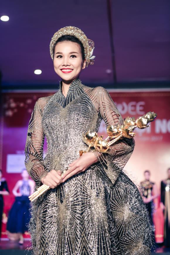 Thanh Hằng, siêu mẫu Thanh Hằng, sao Việt