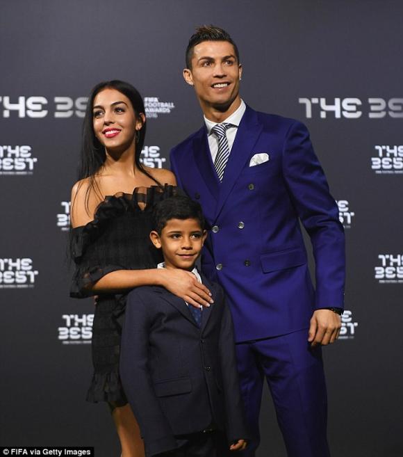 Cristiano Ronaldo, Cristiano Ronaldo Cầu thủ hay nhất FIFA 2016, Giải thưởng 