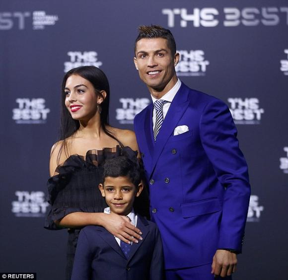 Cristiano Ronaldo, Cristiano Ronaldo Cầu thủ hay nhất FIFA 2016, Giải thưởng 