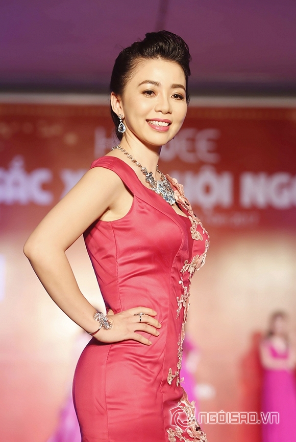 sx-1-ngoisao.vn-w666-h999.jpg 0 Thời trang Sensorial, thương hiệu Sensorial, Sắc Xuân Sensorial, Thời trang Nữ Doanh nhân Sensorial