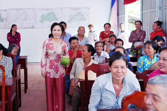 Việt Hương, danh hài việt, sao việt, viet huong