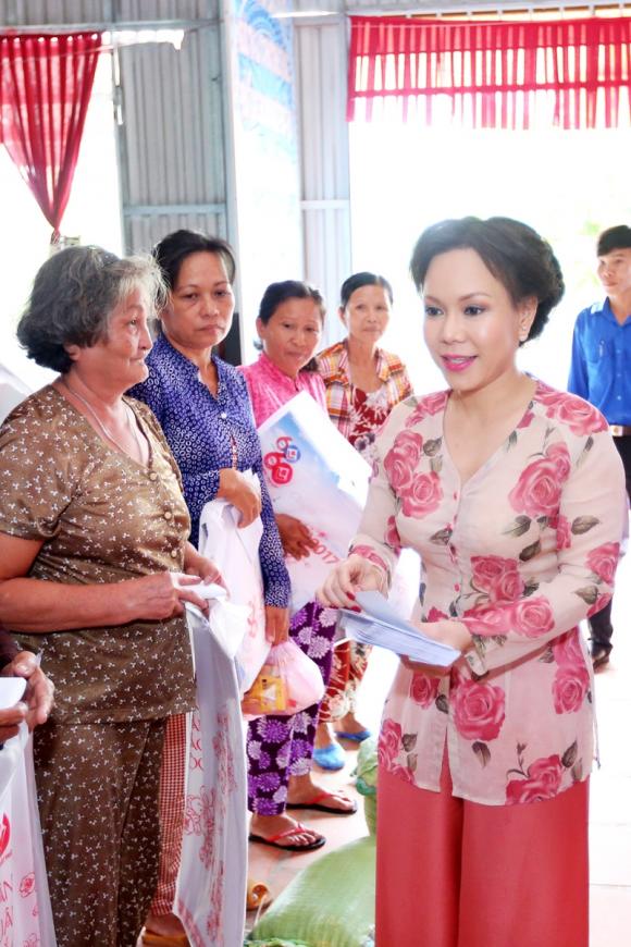 Việt Hương, danh hài việt, sao việt, viet huong