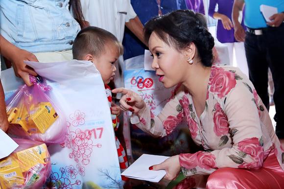 Việt Hương, danh hài việt, sao việt, viet huong