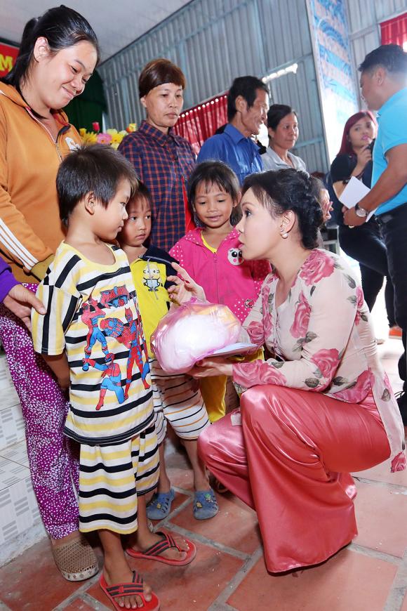 Việt Hương, danh hài việt, sao việt, viet huong