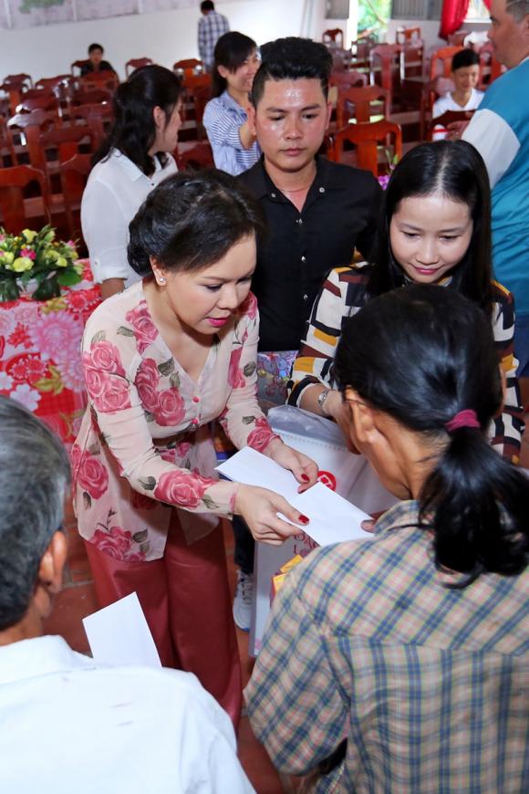 Việt Hương, danh hài việt, sao việt, viet huong