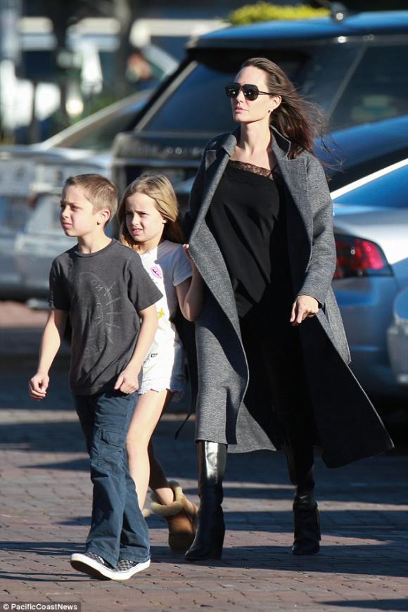 ,Diễn viên Angelina Jolie,Cặp sinh đôi nhà Jolie, sao Hollywood 