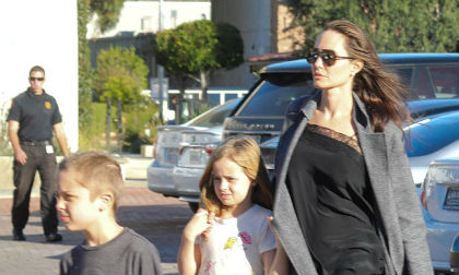 Angelina Jolie, diễn viên Angelina Jolie, Brad Pitt, sao Hollywood